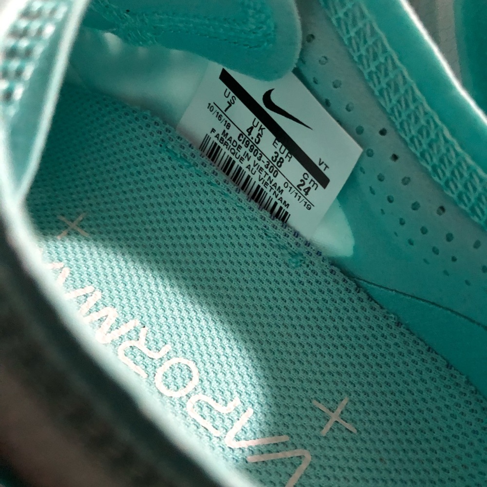 SOLD‼️‼️‼️Women’s Air Vapormax 2019 “Teal tint”. - Picture 4 of 8